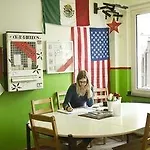 Hostel Backpackers - Self Check-in