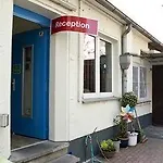 Backpackers - Self Check-in Hostel *