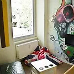 Hostel Backpackers - Self Check-in
