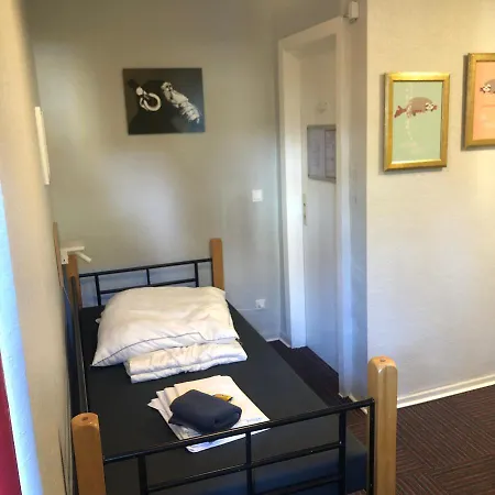 Hostel Backpackers - Self Check-in