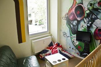 Hostel Backpackers - Self Check-in