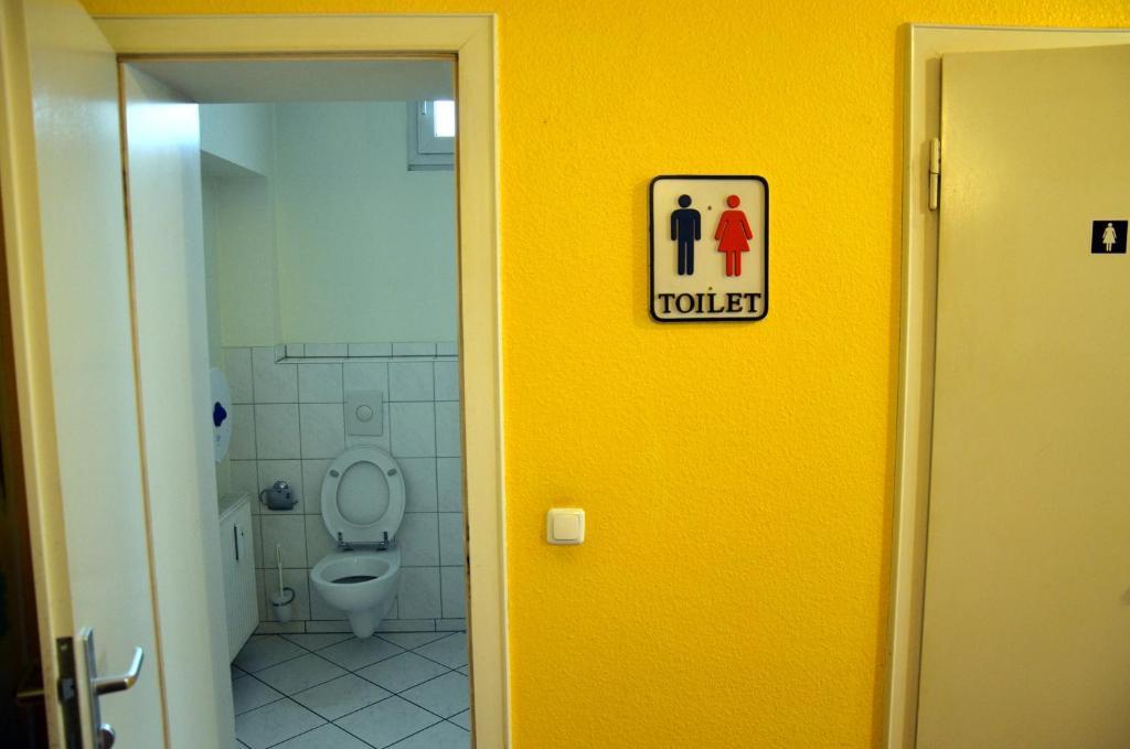 Backpackers - Self Check-in * Dusseldorf